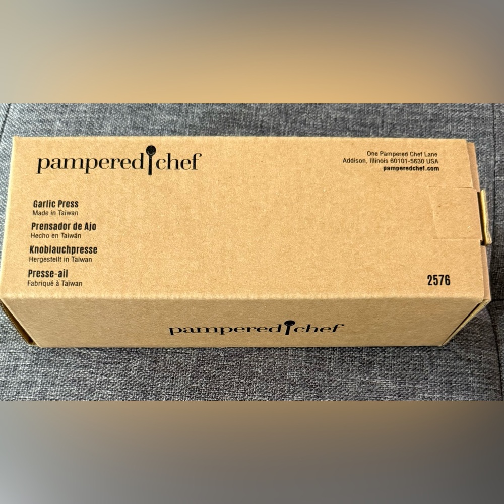 Pampered Chef Silver Garlic Press